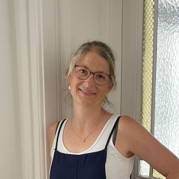 Eve Bruckelt