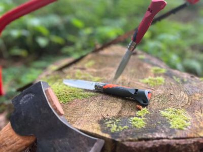„Waldhandwerk – vom Hacken, Sägen und Schnitzen“ Sichere Nutzung von Werkzeugen mit Kindern